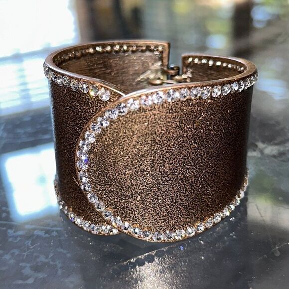 Crystal Cuff Bracelet! - Picture 3 of 8